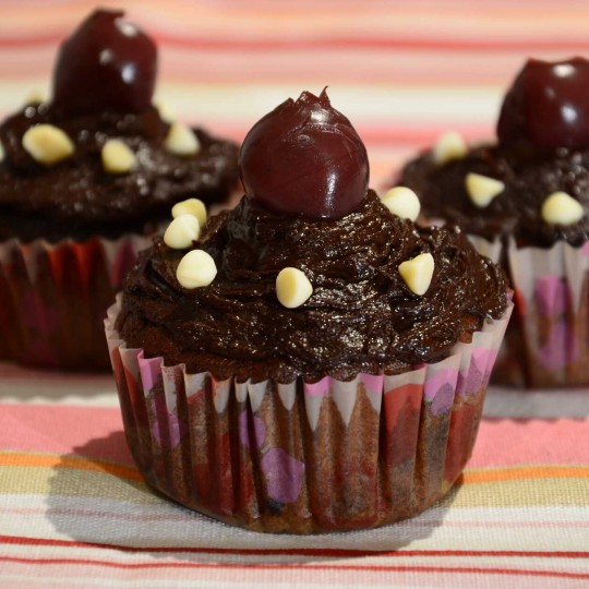 Meggyes, csokoládés cupcake recept